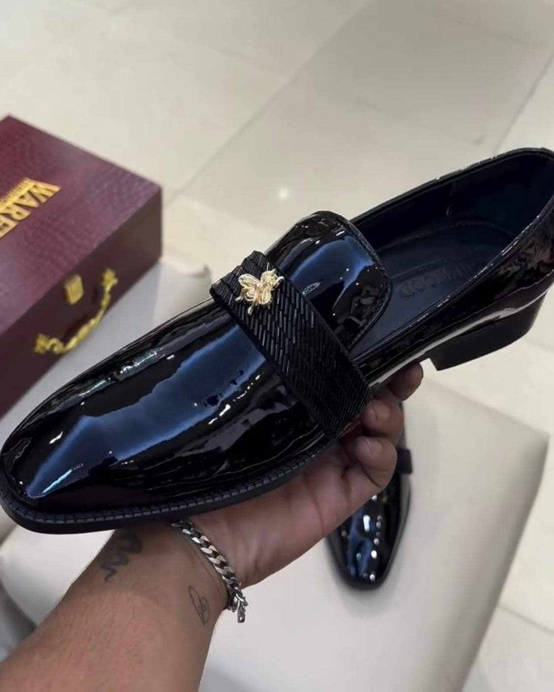 Signature Tux moccasins ????