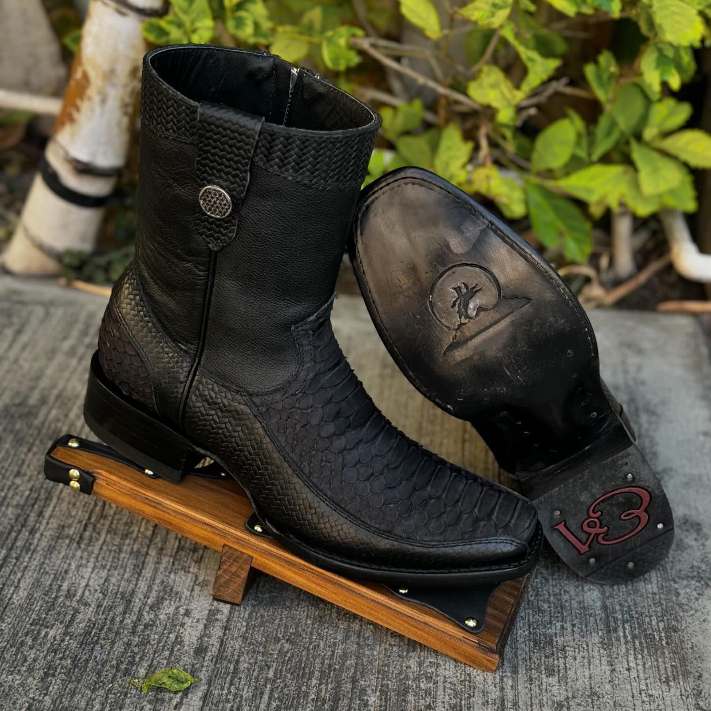 (?Last Day Promotion $15 OFF)Scale upper wear-resistant leather boots