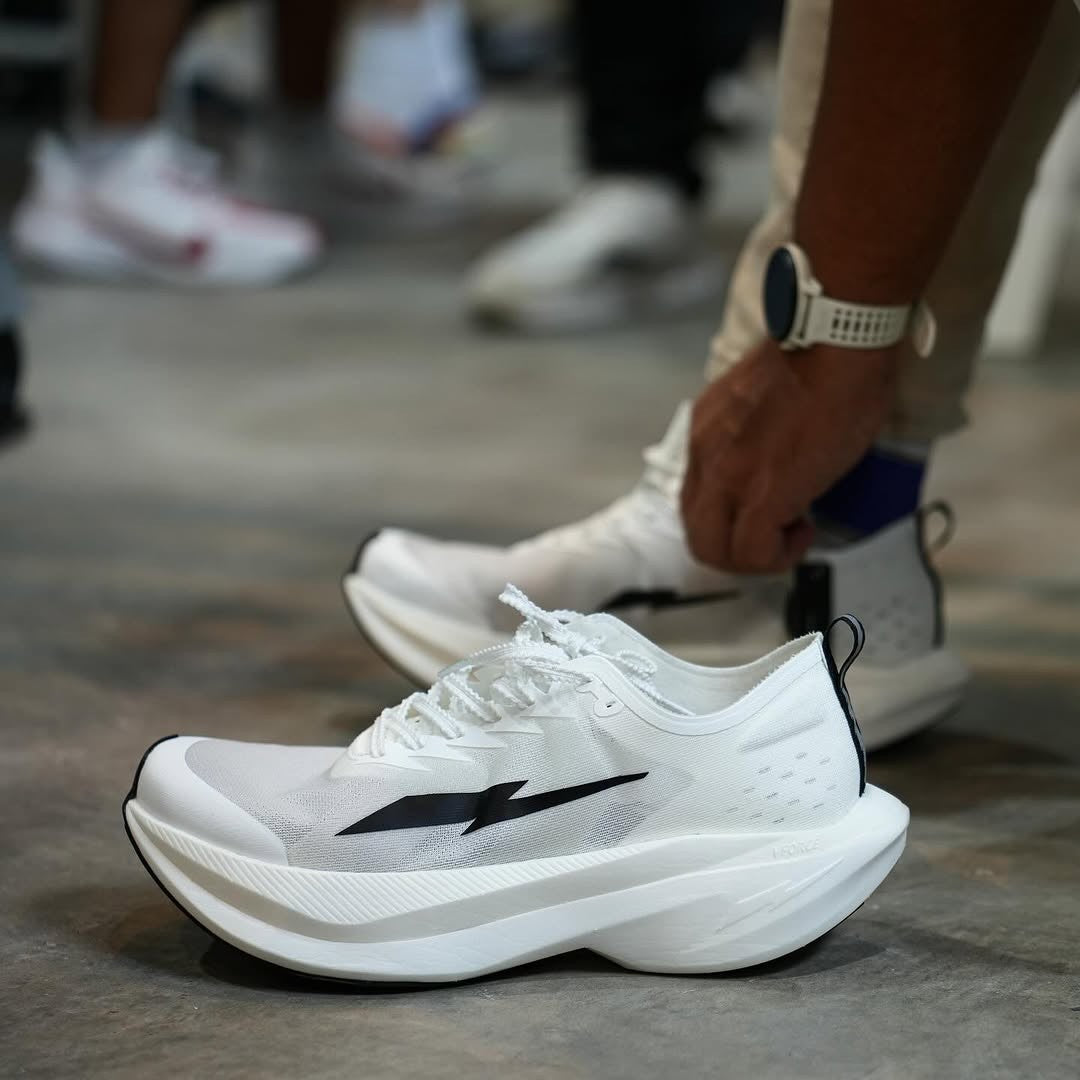 Eco-friendly Carbon Fiber Running Shoes