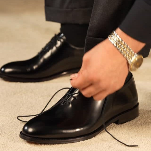 Essential Lukas Flora Black Lace-ups Dress Shoes