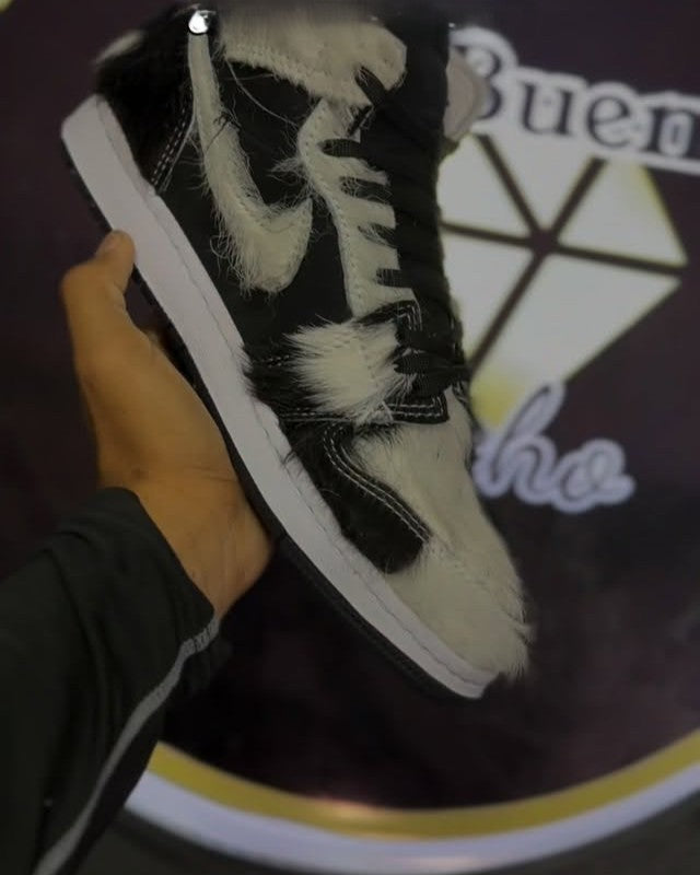 NK Black and White Plush Leather Patchwork Sneakers