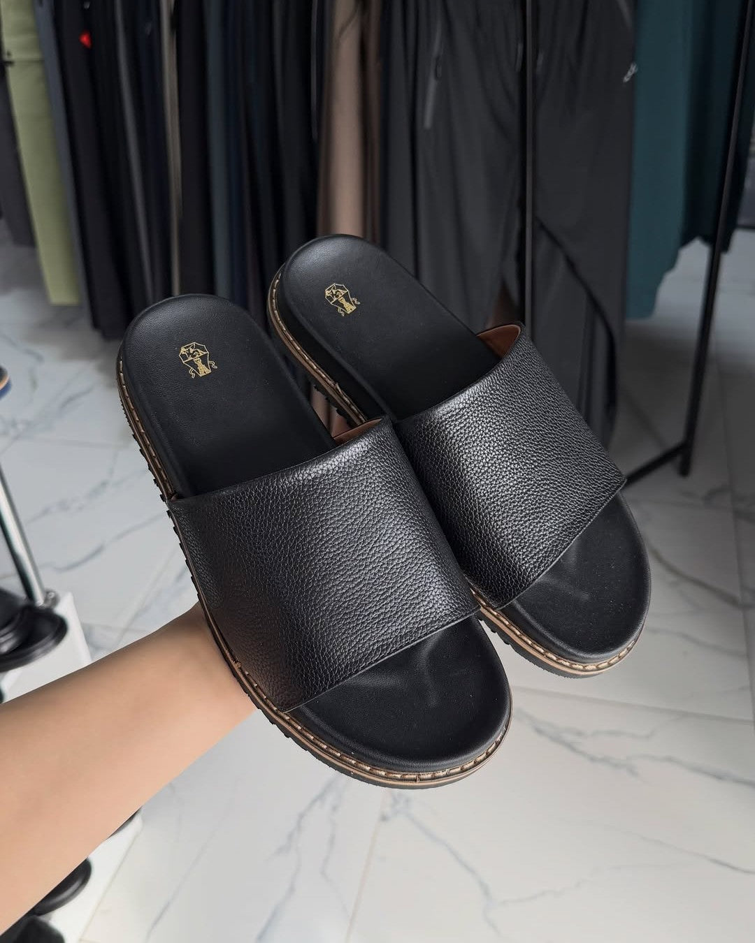 High-quality Leather Sandals