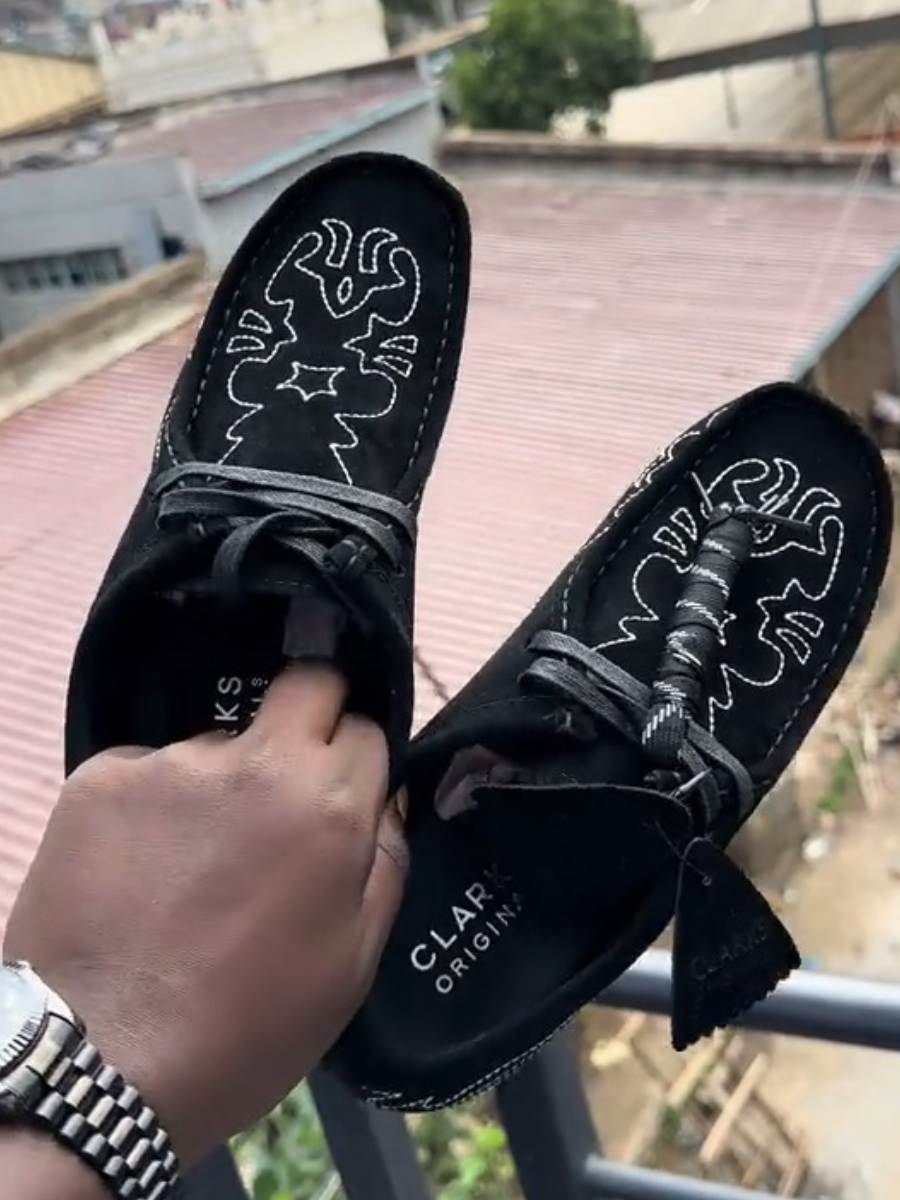 Supreme xClarks Originals Shoes