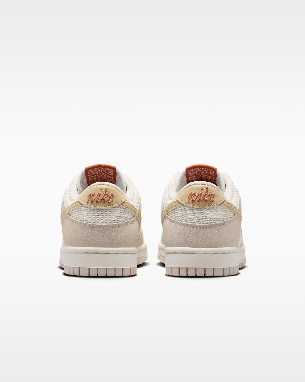Dunk Low SE Women's Shoes