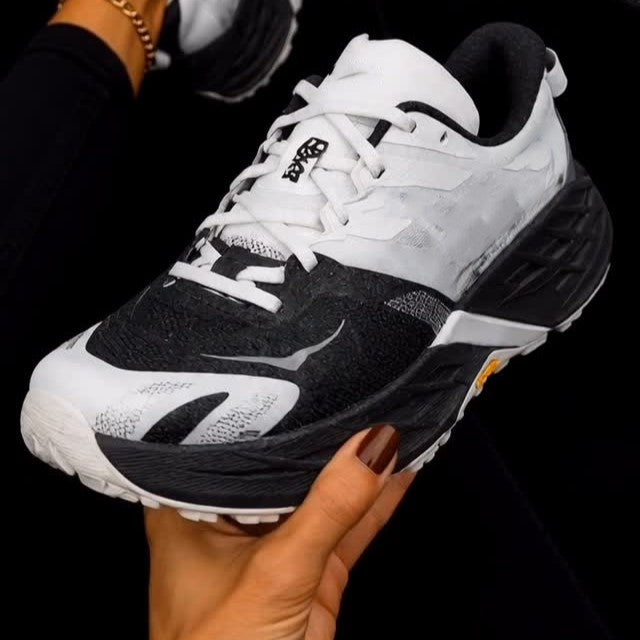 Speedgoat 7 Women's Black/White Sneakers