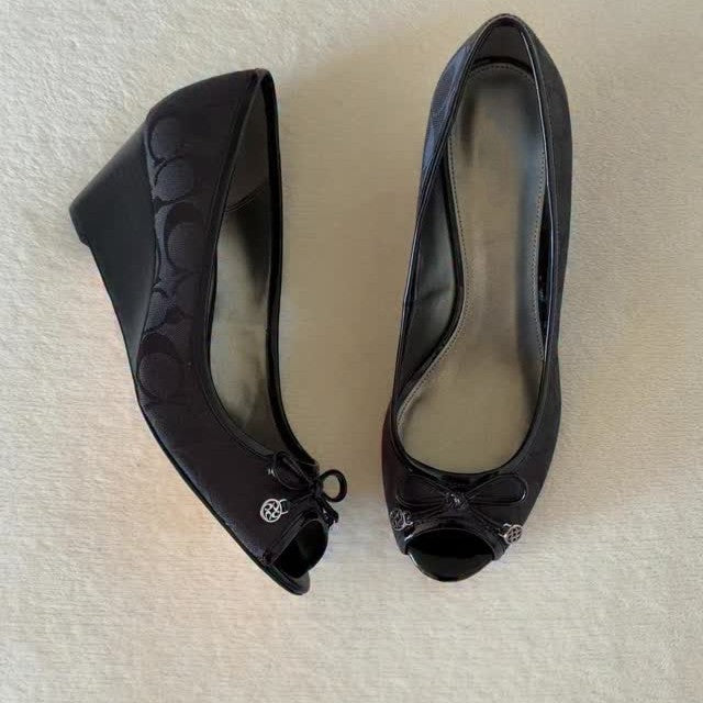 Rare Black Wedges Sandals