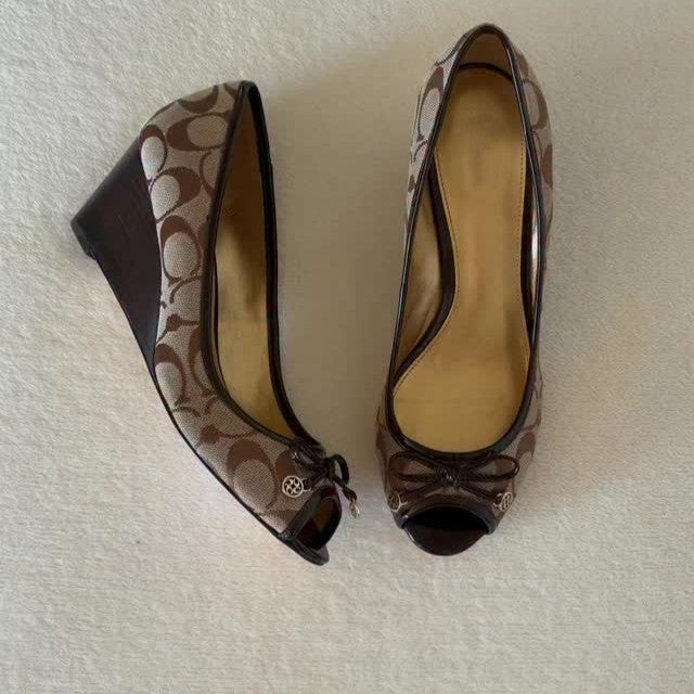 Rare Black Wedges Sandals