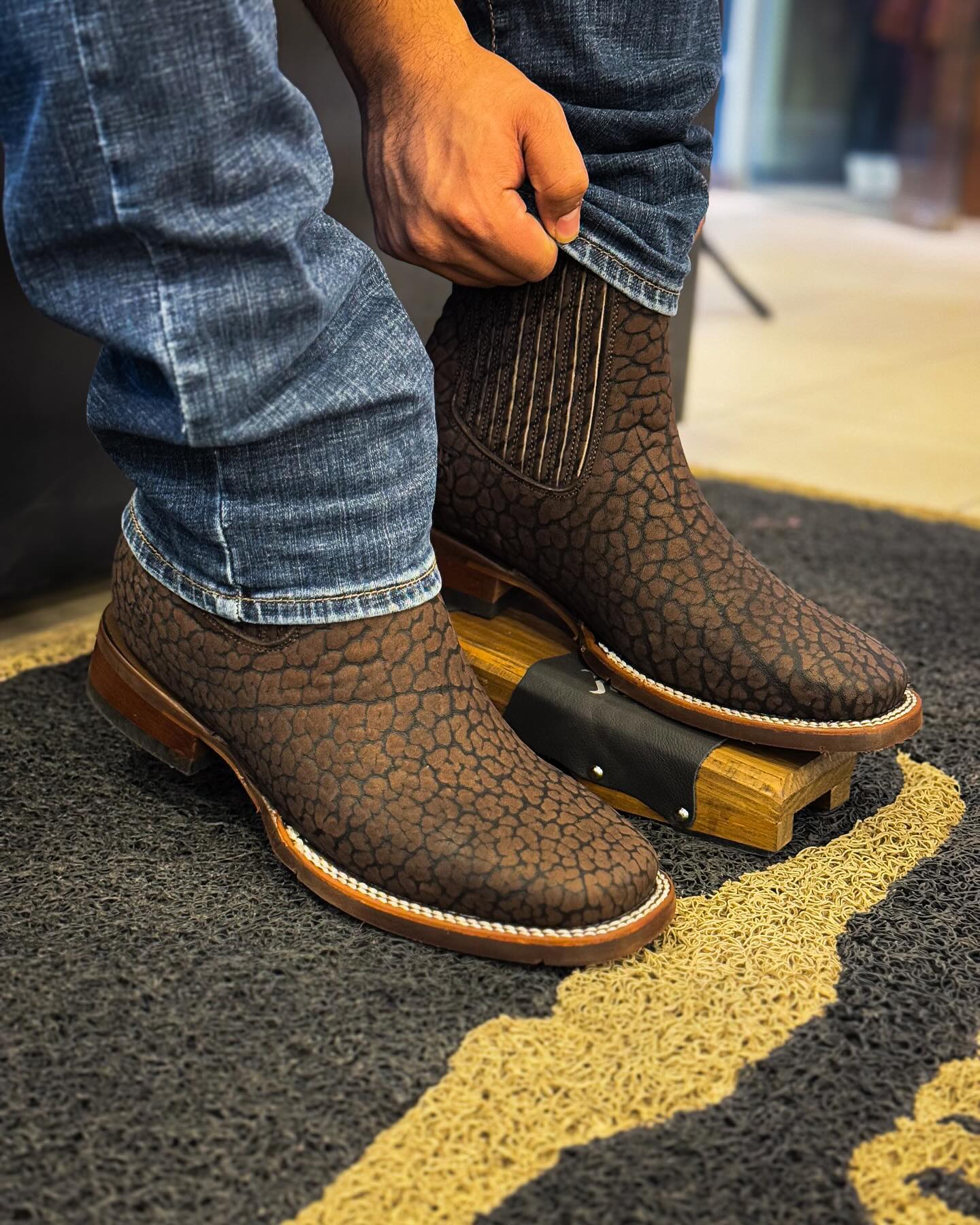 Men's Cowhide Chelsea Boots