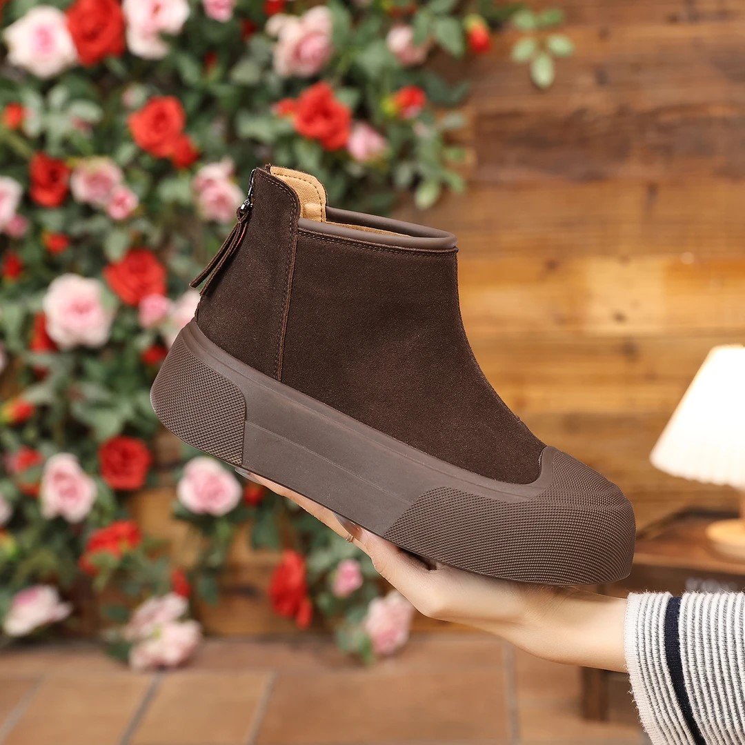 Women's suede height-enhancing ankle boots