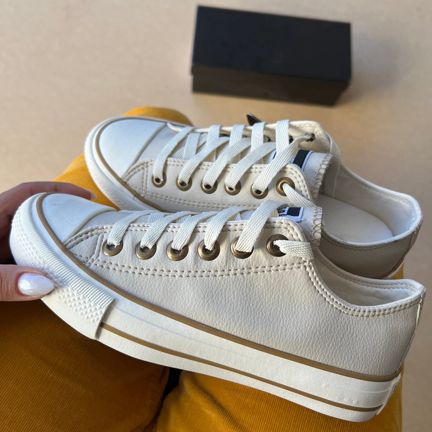 Women's leather orthopedic shoes