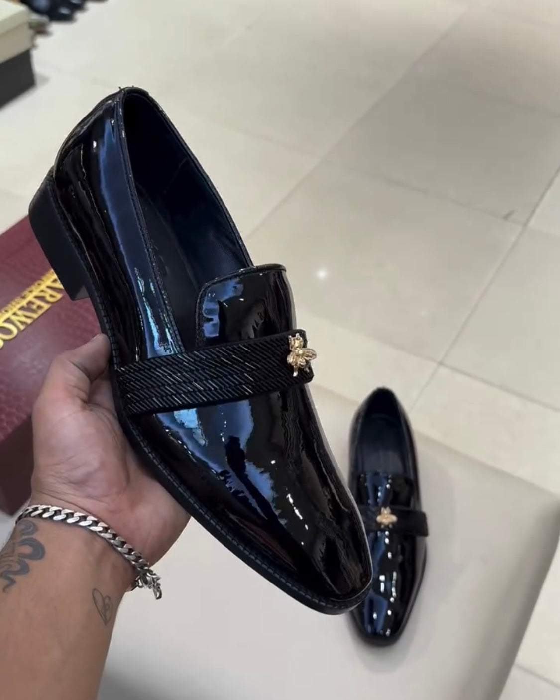 Signature Tux moccasins ????